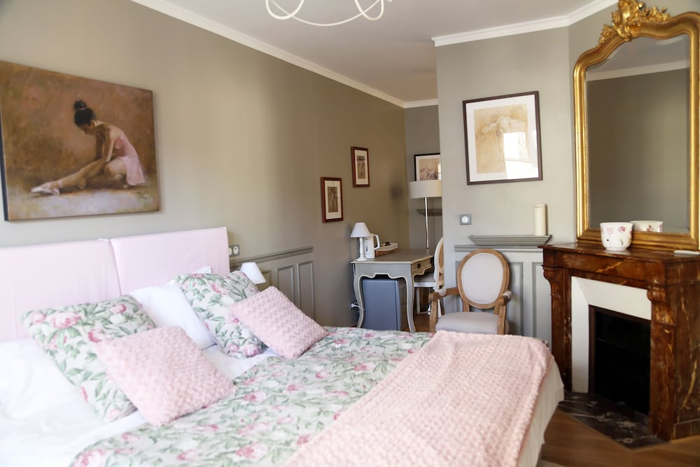 Luxury Suite photo 2