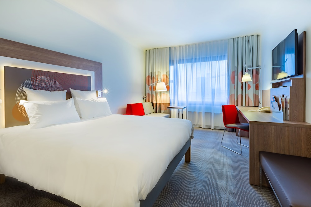 Executive Double Room, 1 Double Bed with Sofa bed thumbnail 6