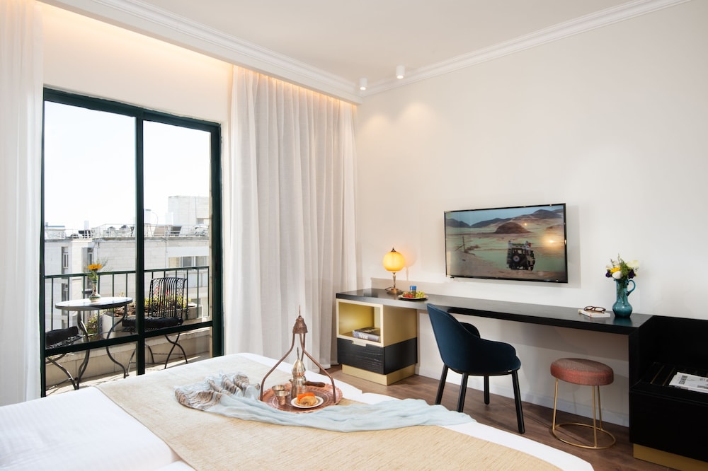 Deluxe Room - Photo 2