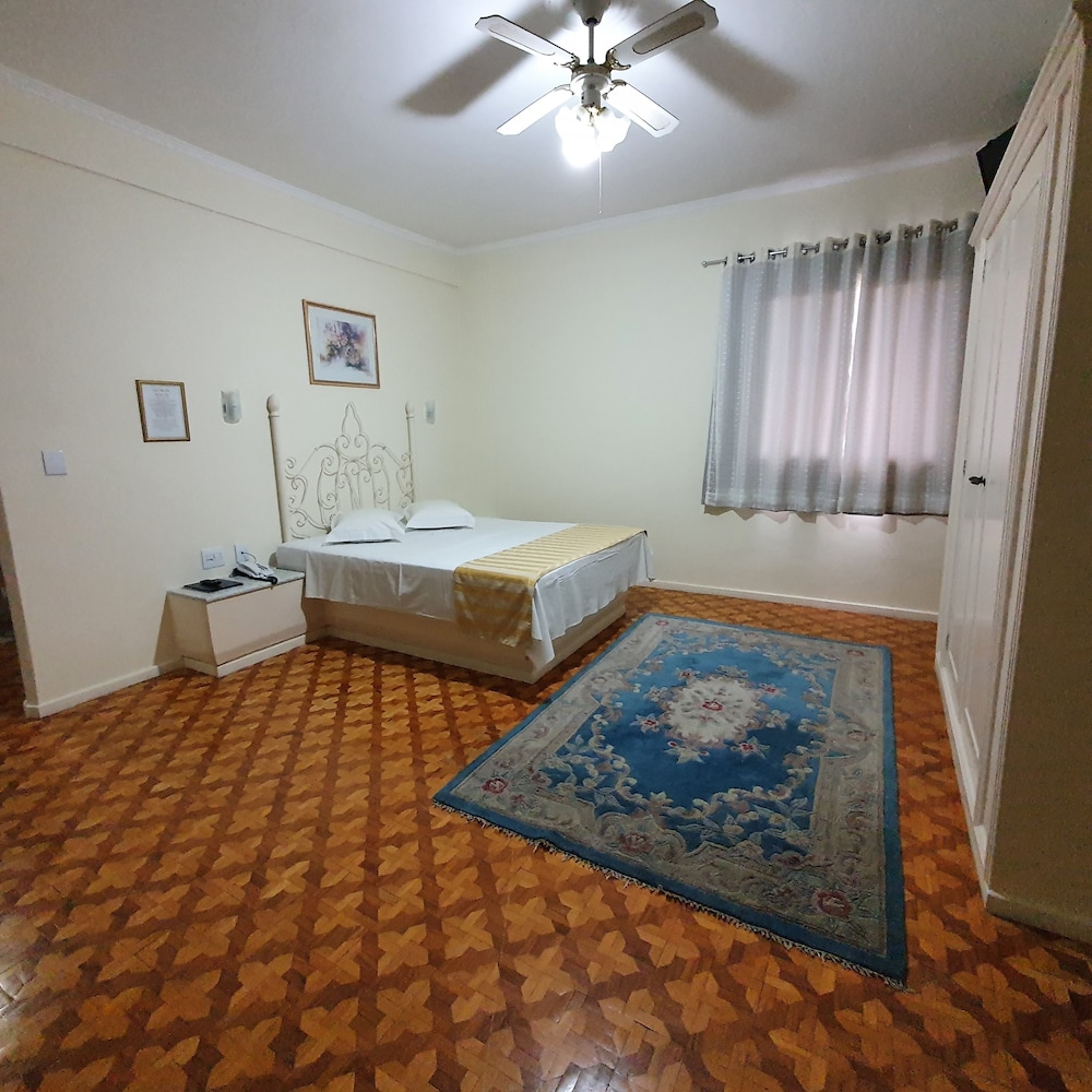 Deluxe Suite photo 2