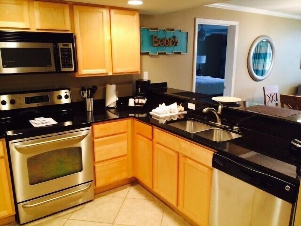 Condo, 2 Bedrooms photo 2