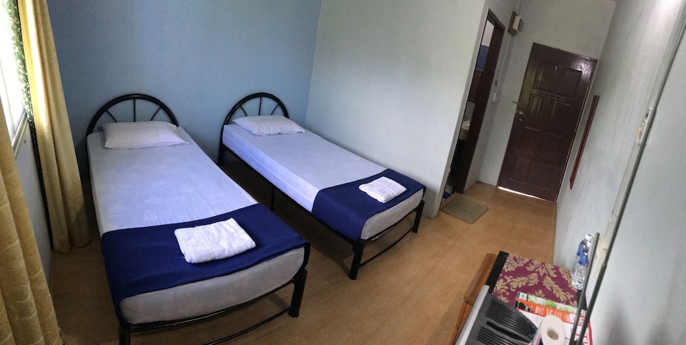 Standard Twin Room, 2 Twin Beds photo 2