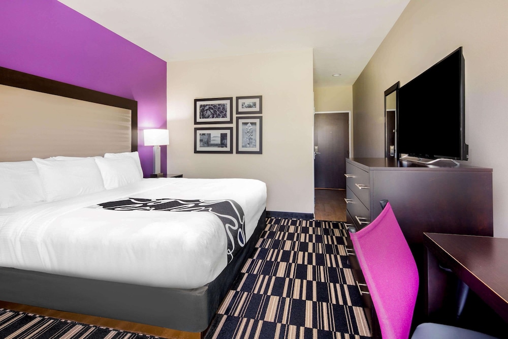 Suite, 1 King Bed, Non Smoking