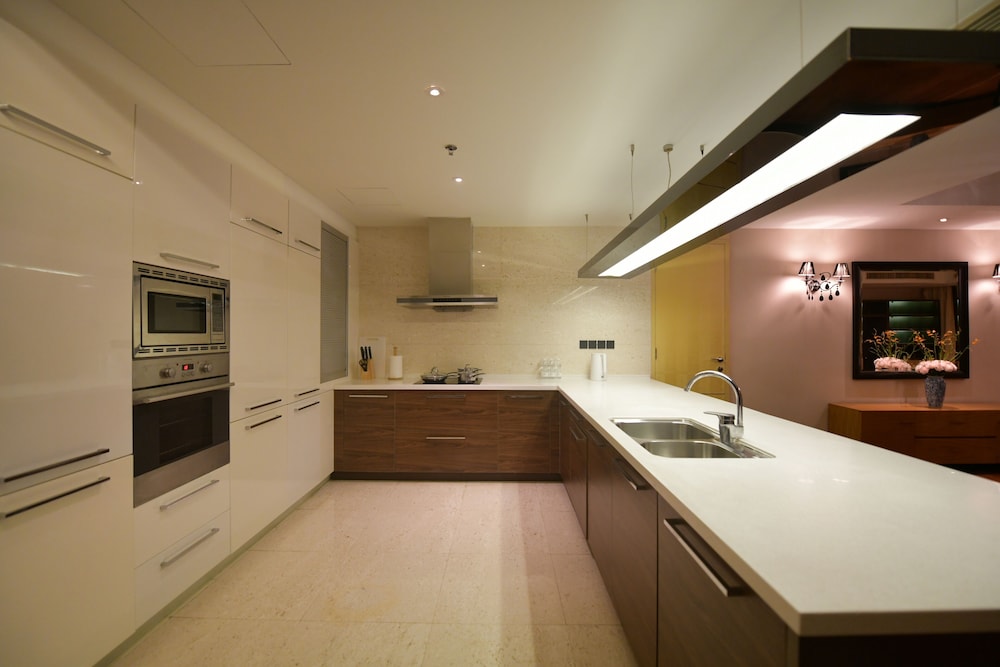 Apartment, 3 Bedrooms - Photo 34