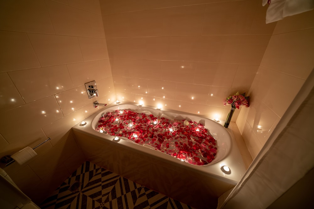 Deluxe Triple Room, Bathtub, Balcony - Photo 15