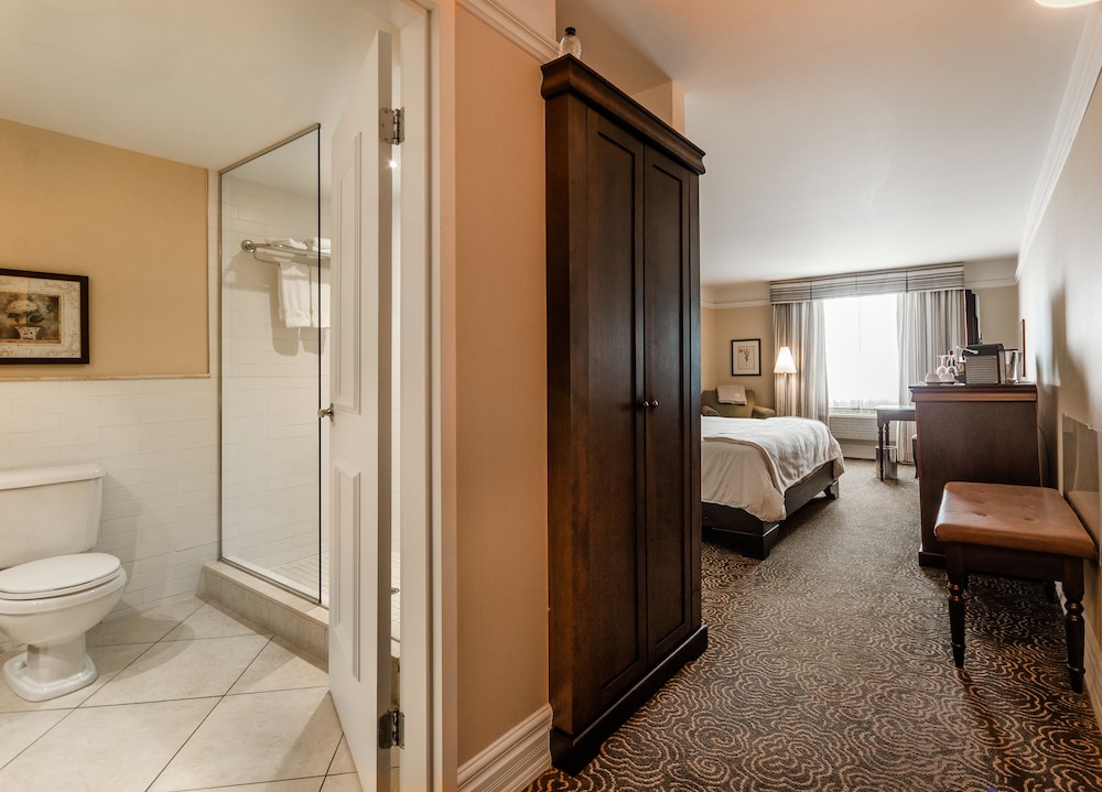 Classic Room, 1 King Bed photo 2