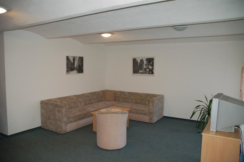 Family Room photo 3