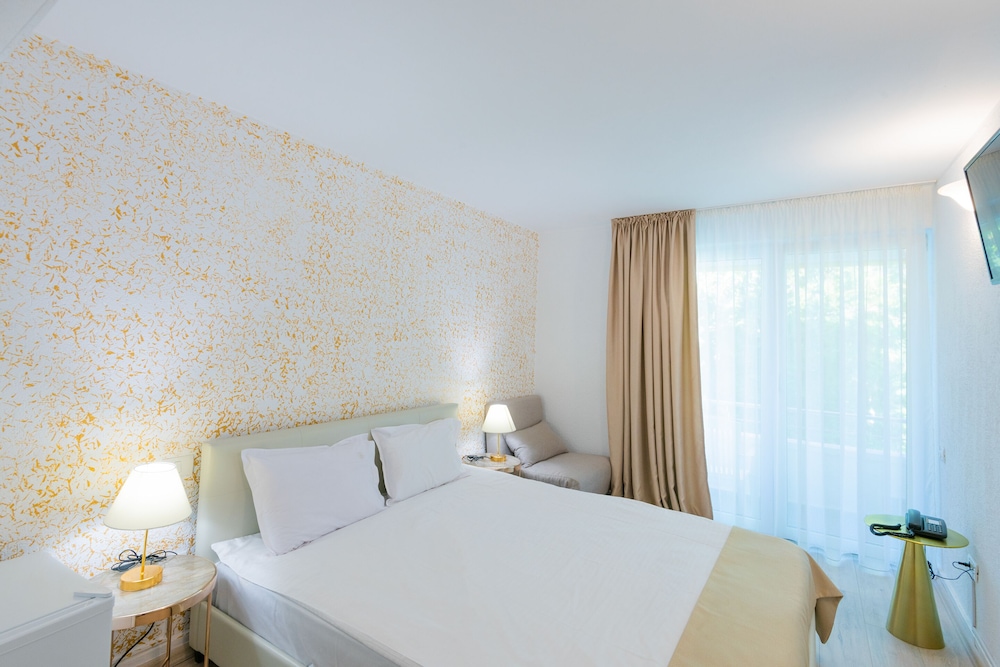Economy Double Room, Annex Building photo 3