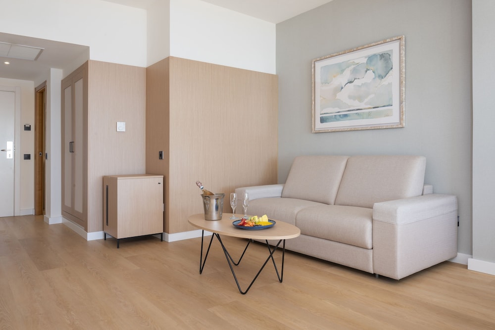 Junior Suite, Balcony, Sea View photo 2