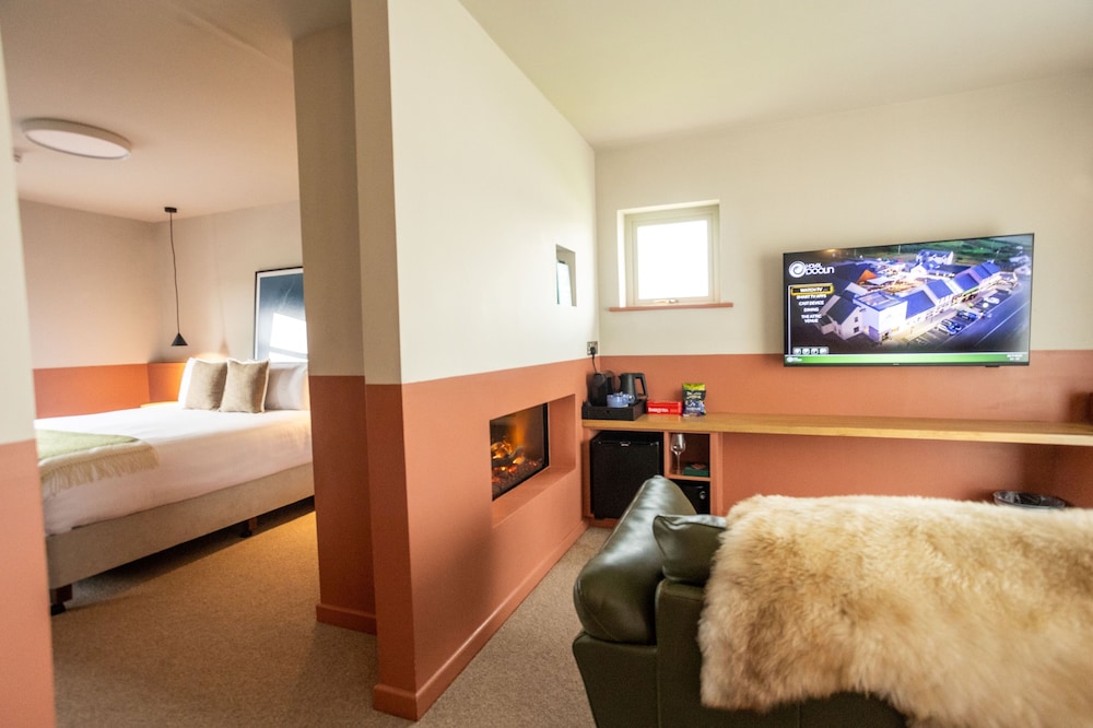 Suites @ Hotel Doolin photo 1