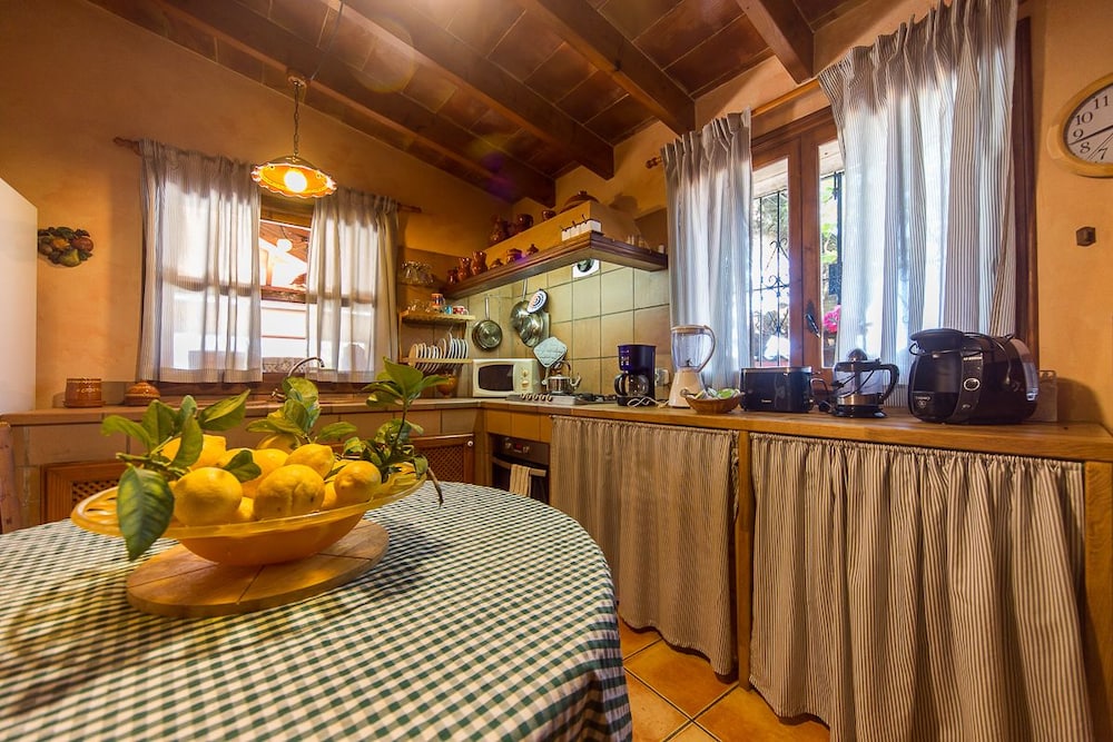 Family Villa, 3 Bedrooms, Private Pool photo 2