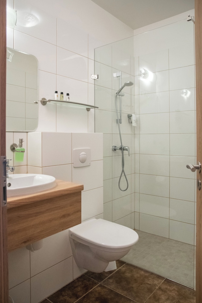 Superior Quadruple Room photo 2