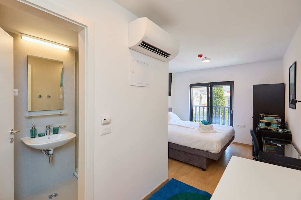 Standard Double or Twin Room (3) photo 2