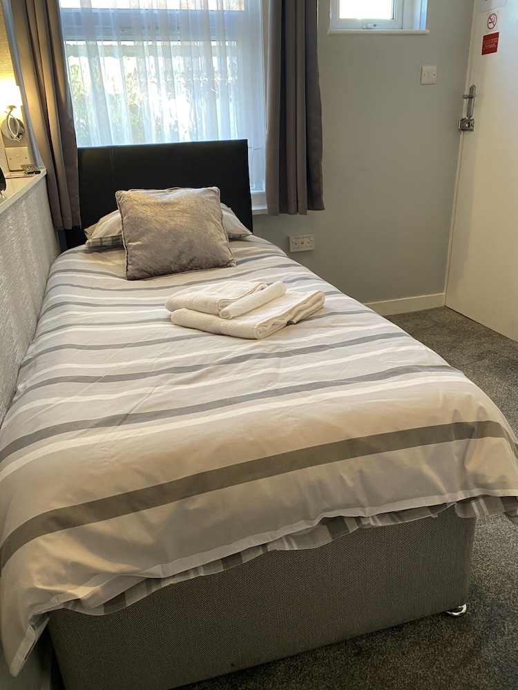 Single Room, Ensuite photo 1