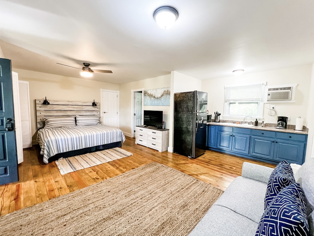 Deluxe Studio Suite, 1 Bedroom, Non Smoking, Garden View photo 1