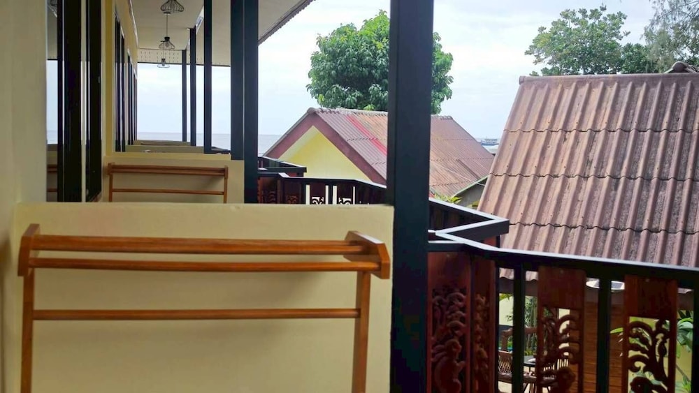 Grand Double Room, Balcony, Partial Sea View