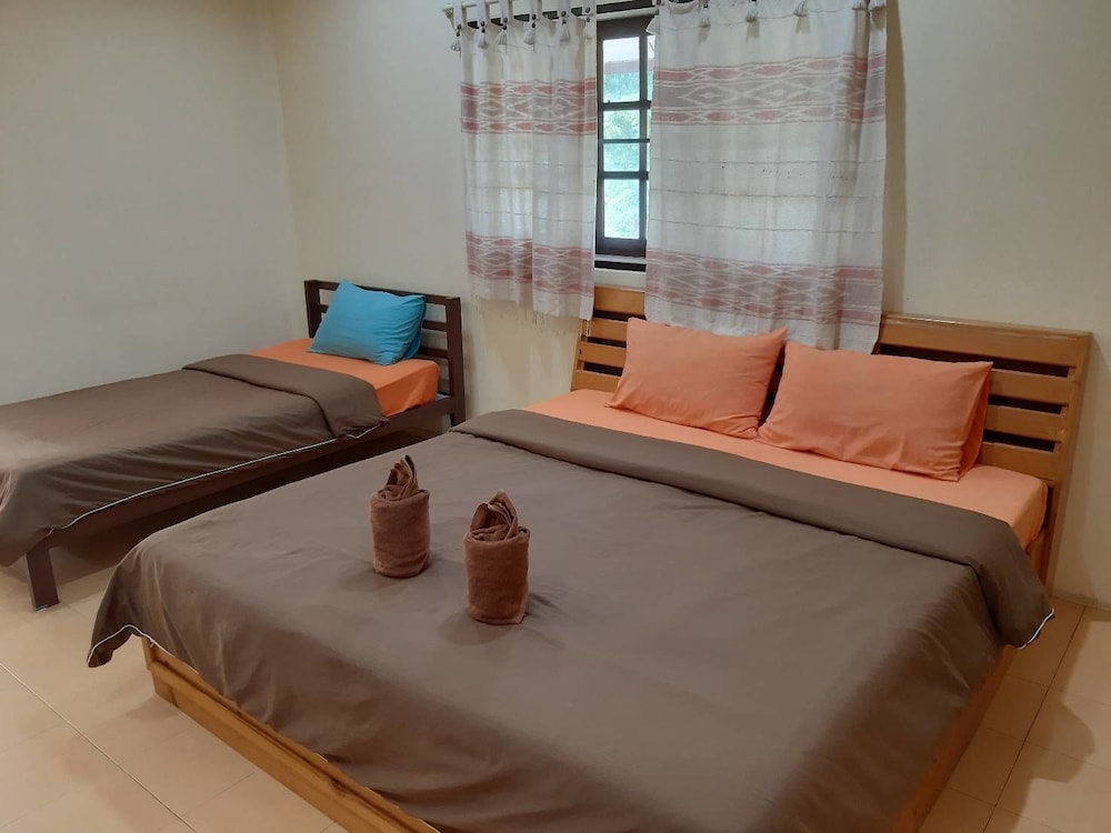 Standard Twin Room - Photo 2