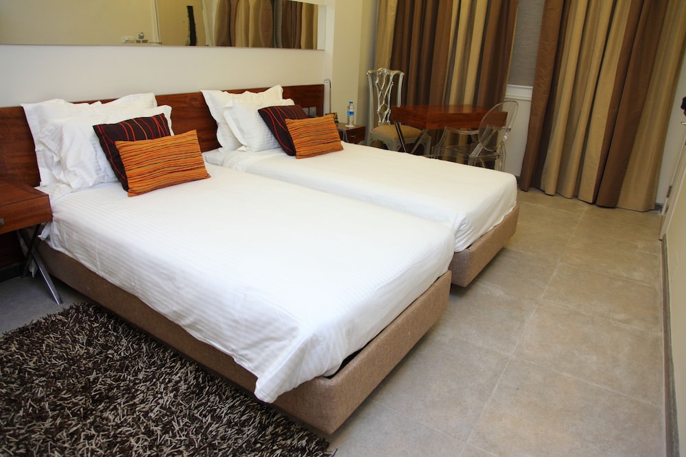 Deluxe Room - Photo 4