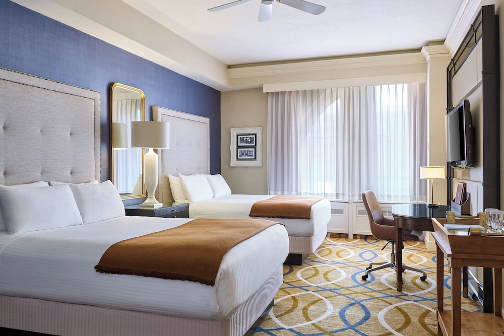 Signature Room, 2 Queen Beds, City View