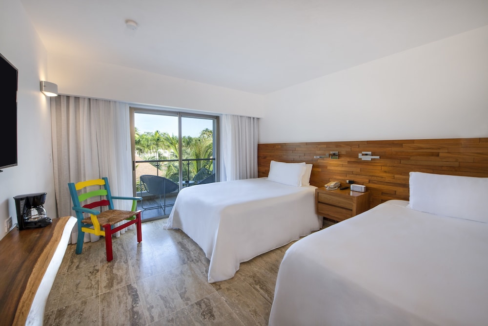 V Rooms, 2 Queen Bed, Non-Smoking