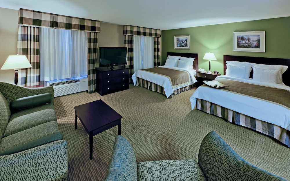Suite, 2 Queen Beds, Non Smoking - Photo 2