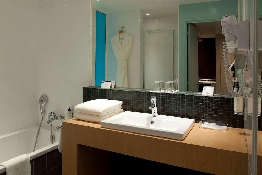 Superior Room, 3 Twin Beds, Non Smoking (Third bed is Single Bed) - Photo 6