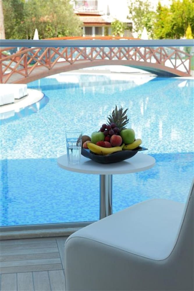Standard Room, Pool View
