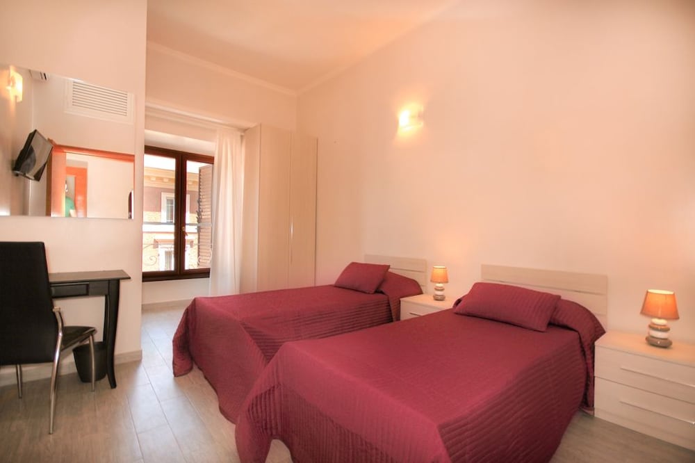 Deluxe Double Or Twin Room (1)