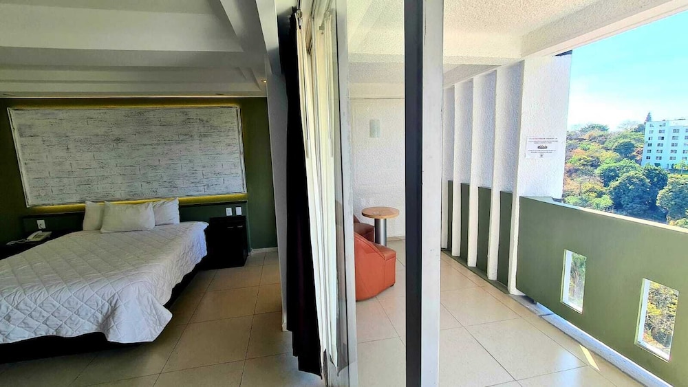 Comfort Room, 1 Queen Bed, Valley View (Pet friendly) photo 2