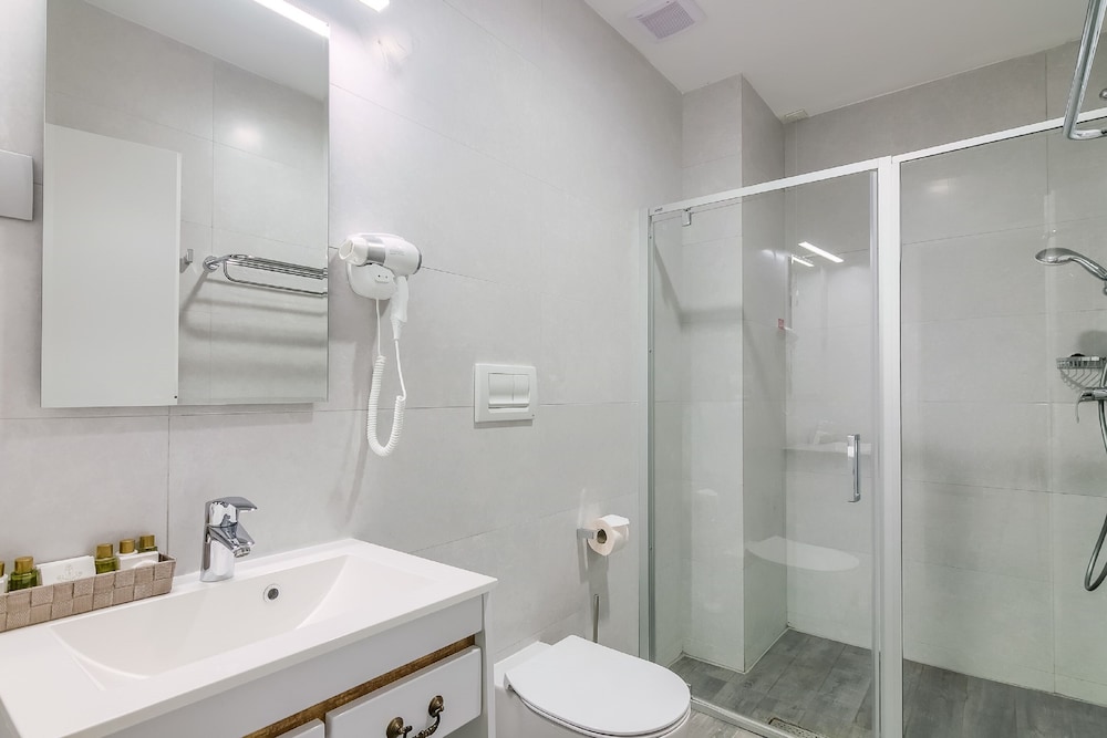 Deluxe Twin Room - Photo 2