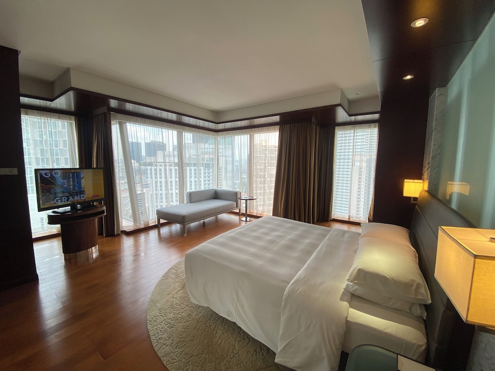 Grand, Deluxe Room, 1 King Bed photo 3