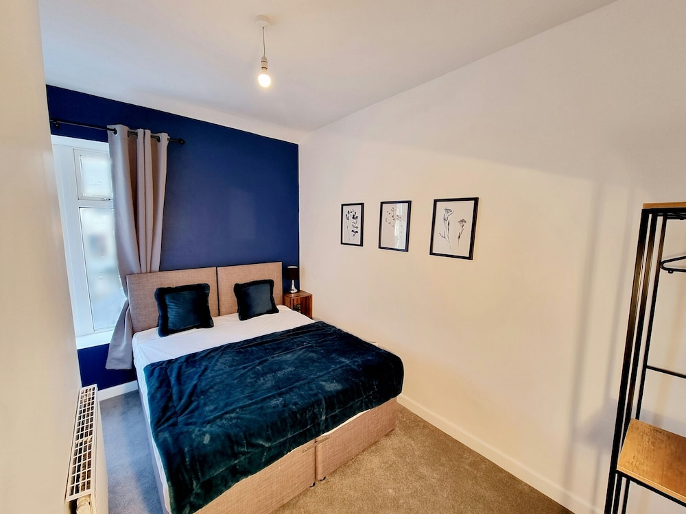 Luxury House, Ensuite photo 2