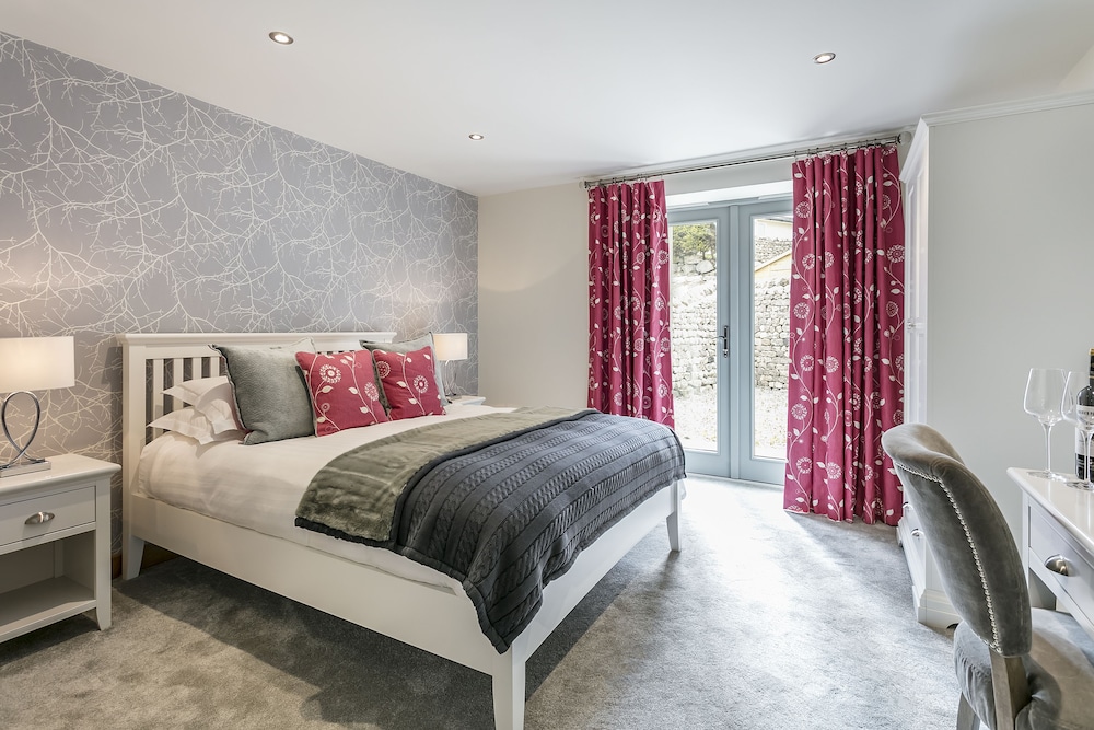 Deluxe King Room - Photo 3
