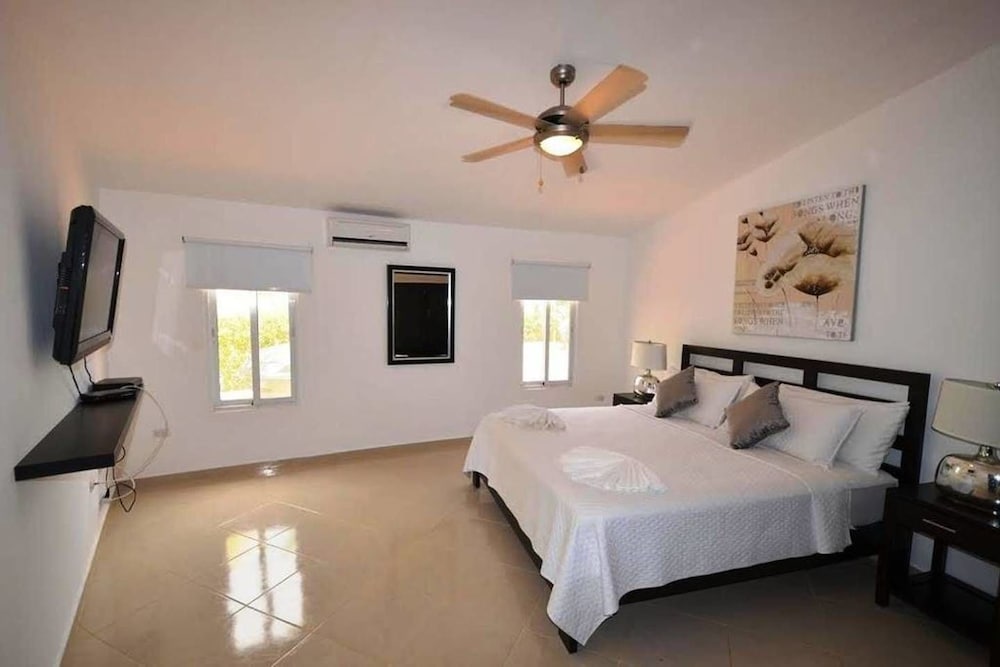 Deluxe Villa (6 Bedrooms) photo 3