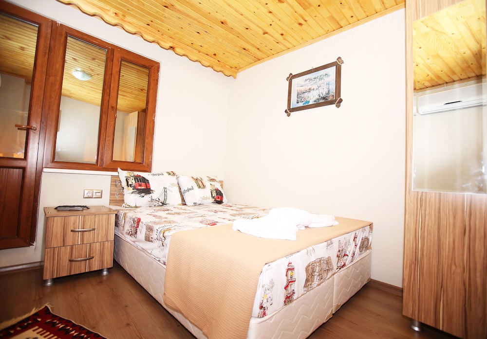 Superior Apartment, Multiple Beds, Refrigerator photo 3