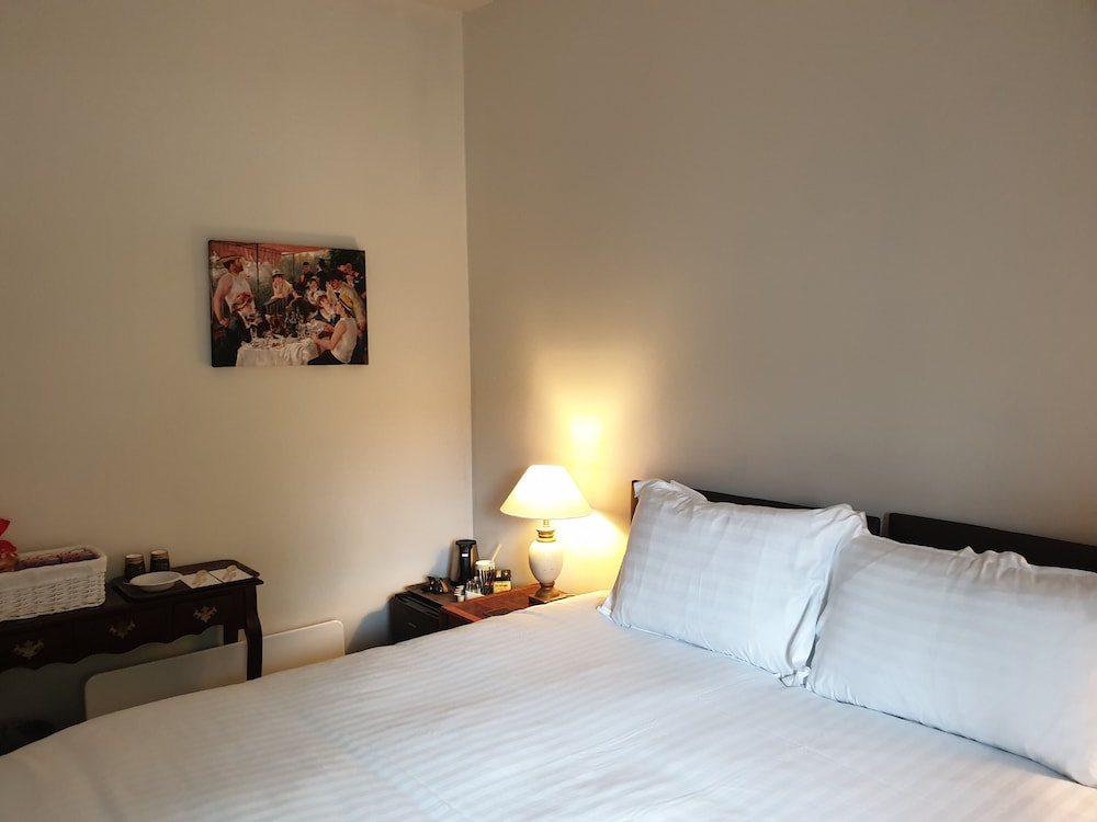 Comfort Twin Room, Ensuite, Courtyard View (Rear ) photo 1