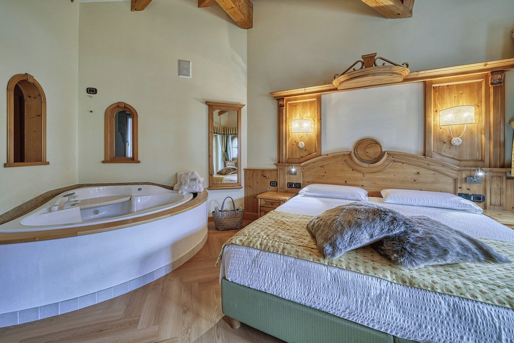Romantic Studio Suite