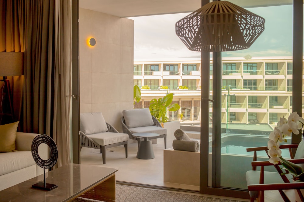 Preferred Club Jr Suite Panoramic View King