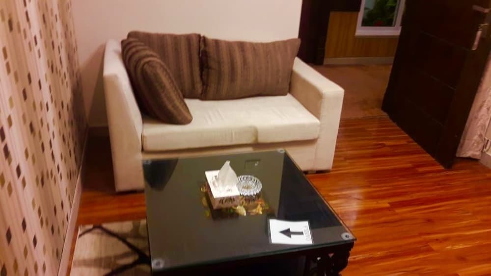 Standard Suite - Photo 3