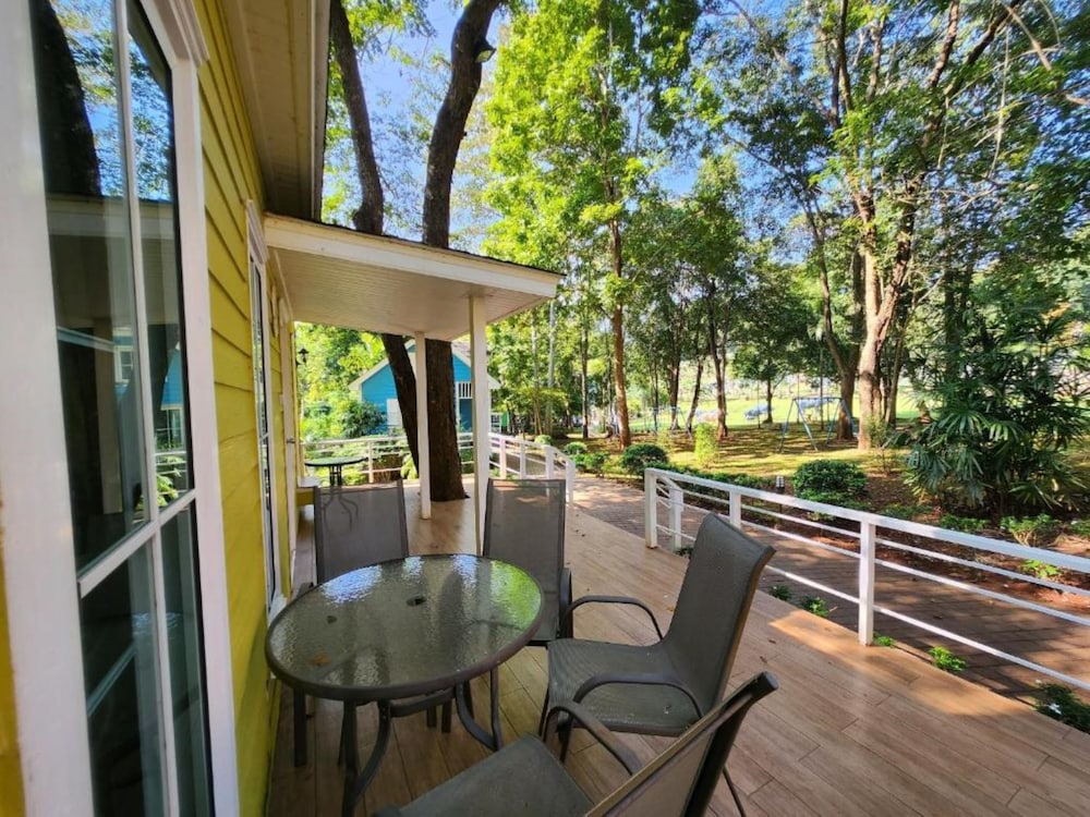 Deluxe Bungalow - Photo 14