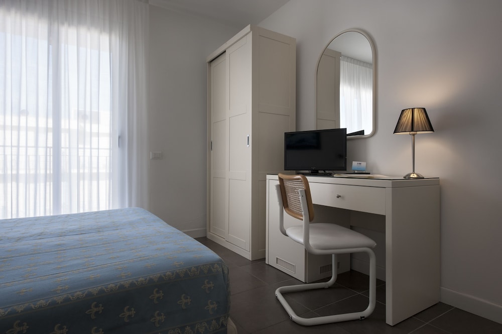 Standard Double Room, Terrace - Photo 3