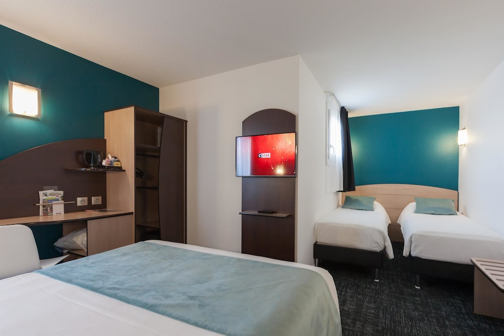 Standard Room, Multiple Beds - Photo 1