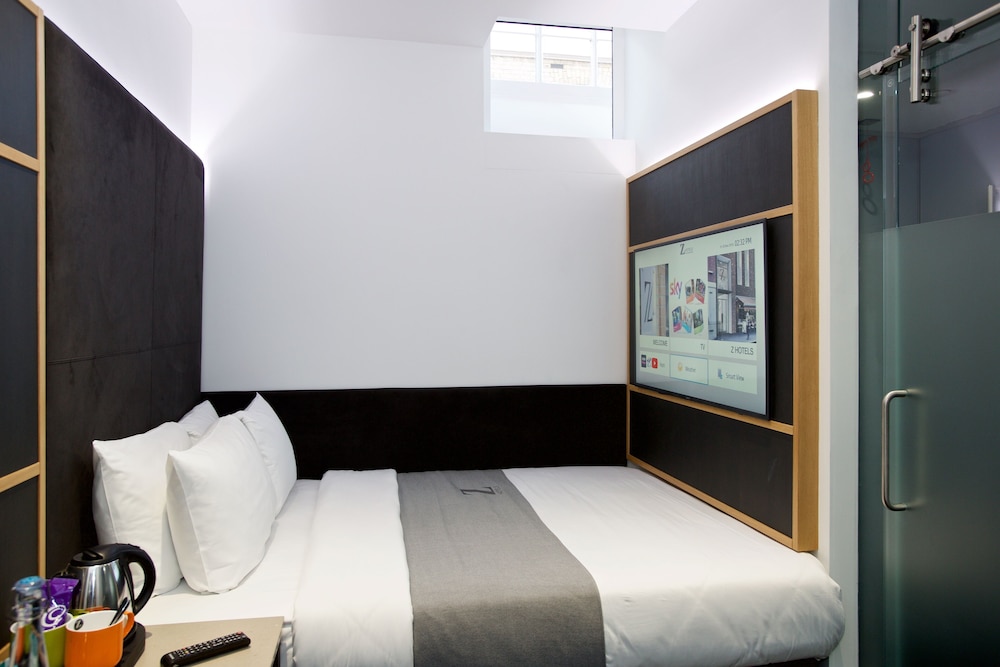 Queen Accessible Room