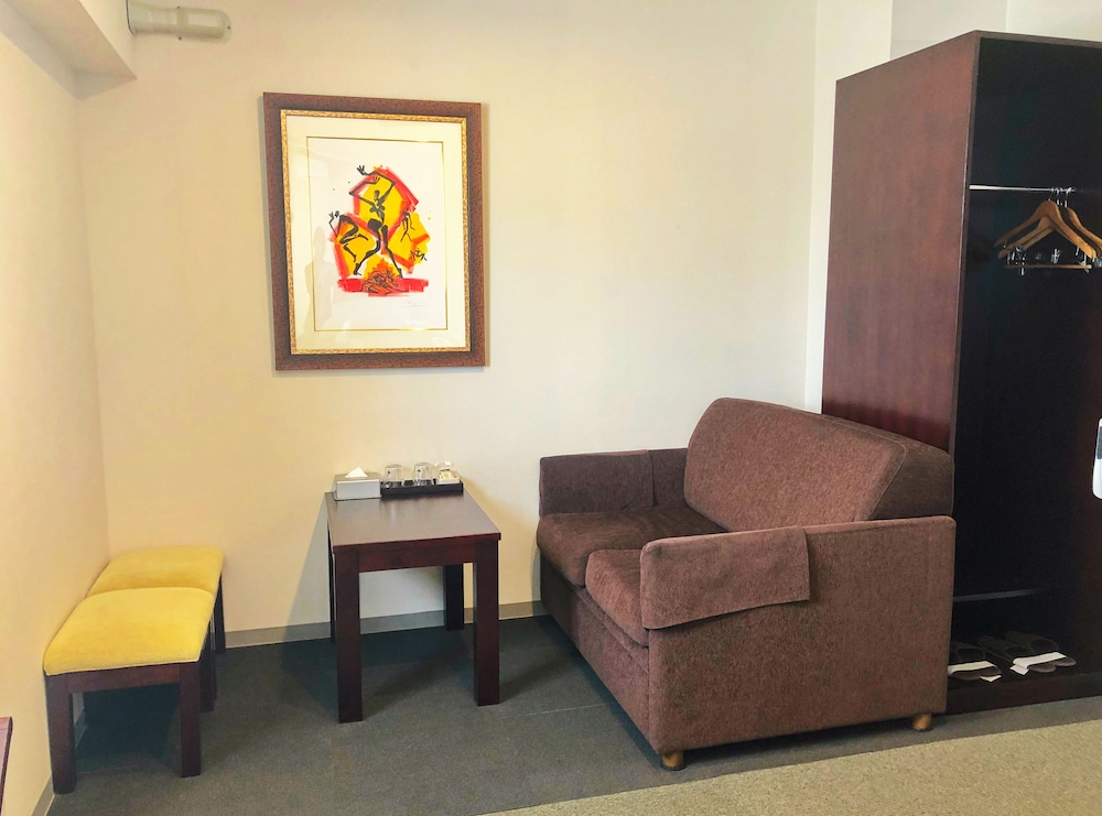 Palm Royal Twin Room Non Smoking (1 Extra Sofa Bed For 3 Persons, 2 Extra Sofa Beds For 4 Persons) photo 3