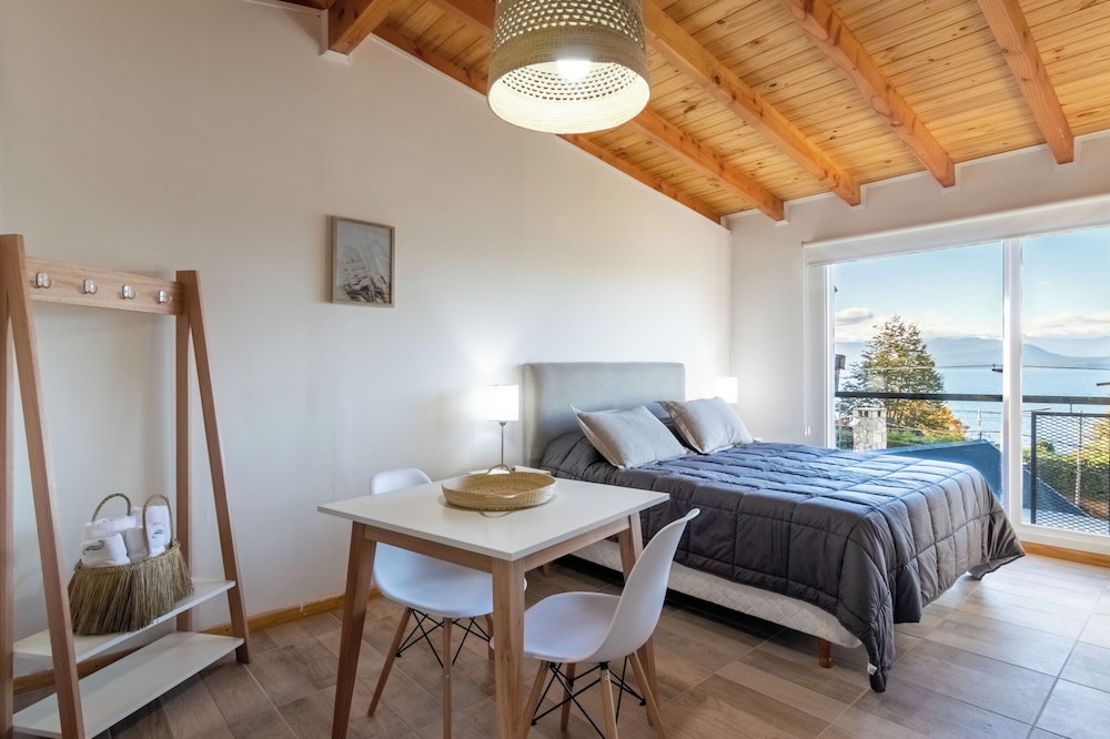 Superior Double Room, Lake View photo 2