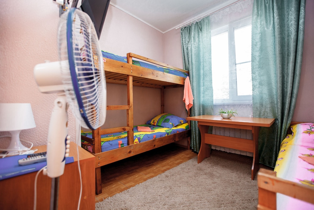 Shared Dormitory, Mixed Dorm (Bed In 3-Bed Room ) photo 2