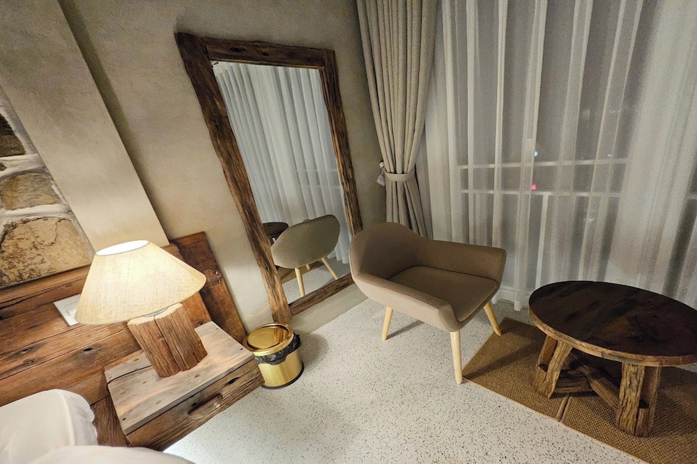 VIP Room - Photo 2