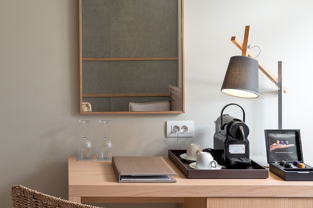 Standard Suite - Photo 8