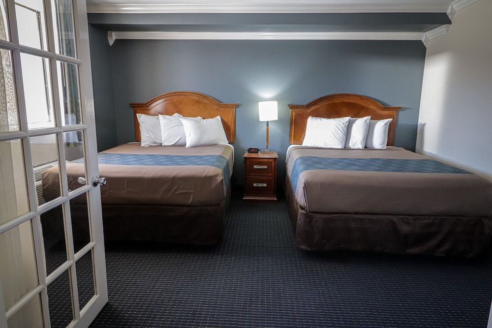 Family Room, Multiple Beds, Non Smoking - Photo 7