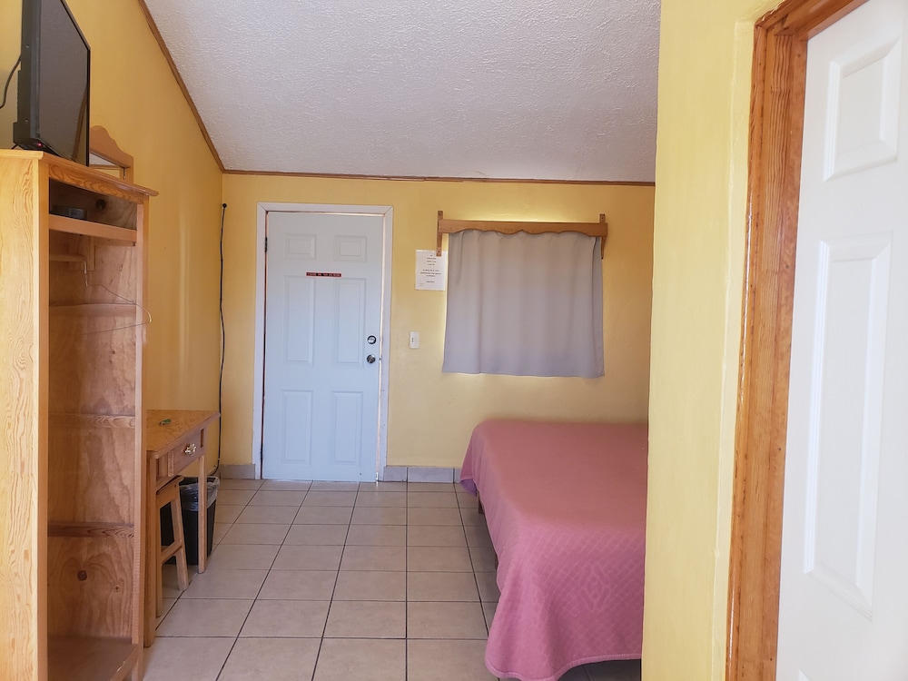 Family Room, Multiple Beds, Non Smoking photo 3